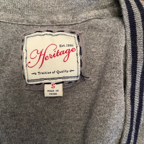 Gray Crested Vest ⚜️ - Picture 3 of 3